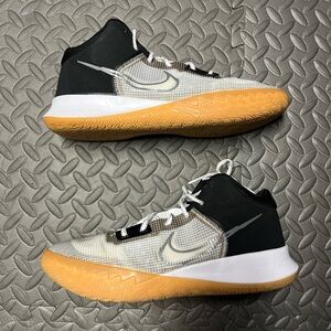 Nike Kyrie Flytrap 4 IV Black Cool Grey Mens Size 11.5 Basketball NEW CT1972-006